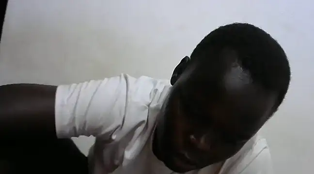 Snapshot of African_sexxy_ chatting on 02-23-25, 06:12 African sexxy online show from 02-23-25, 06:12