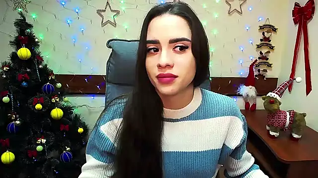 Snapshot of _your_fantasy_girl chatting on 12-23-24, 12:19 your fantasy girl online show from 12-23-24, 12:19