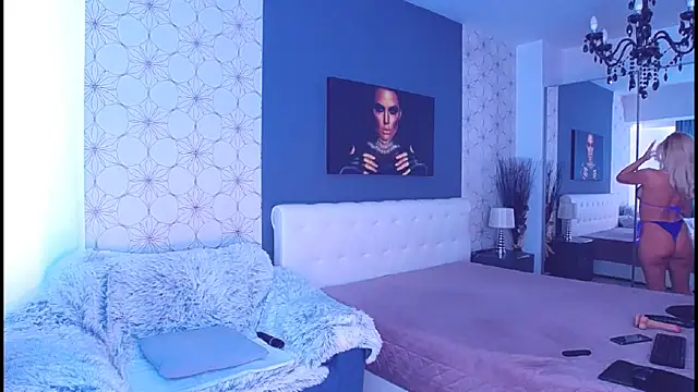 Snapshot of MaryMatiss chatting on 10-17-25, 07:33 MaryMatiss online show from 10-17-25, 07:33