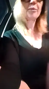 Snapshot of JasmineNoir2 chatting on 01-06-25, 04:34 JasmineNoir2 online show from 01-06-25, 04:34