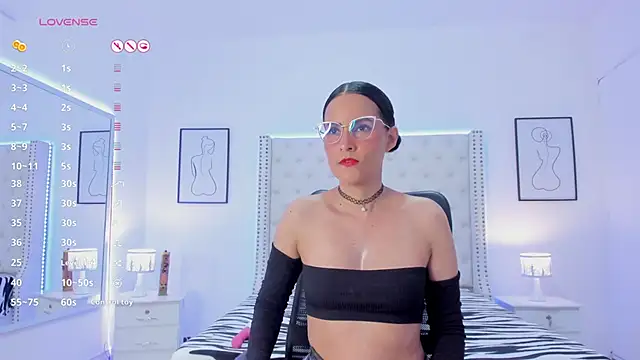 Coco Balenciaga  online show from 01-08-25, 11:54