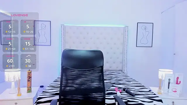 Coco Balenciaga  online show from 02-13-25, 12:11