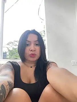 Snapshot of Pretty_Isadora chatting on 12-29-24, 06:49 Pretty Isadora online show from 12-29-24, 06:49