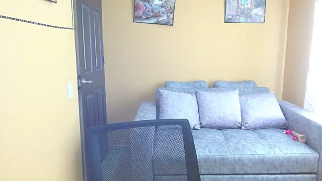 Snapshot of Kerly_Lopez chatting on 01-20-25, 06:53 Kerly Lopez online show from 01-20-25, 06:53