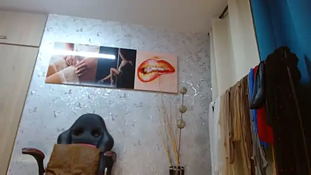 Samantabrown  online show from 02-04-26, 11:16