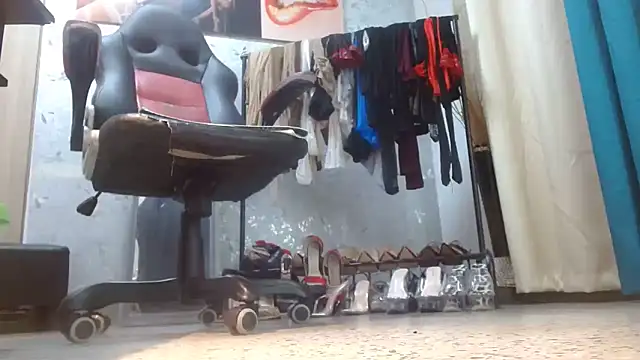 Samantabrown  online show from 04-30-26, 11:16