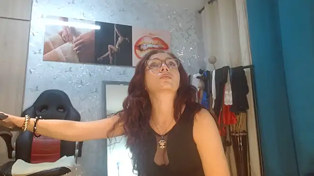 Samantabrown  online show from 06-15-26, 11:23