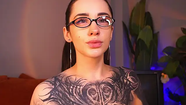 EvaCanton online show from 04-12-26, 02:05