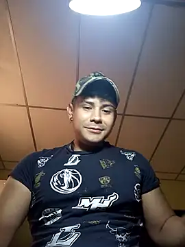 Snapshot of AlexisSpears_ chatting on 03-11-25, 08:42 AlexisSpears online show from 03-11-25, 08:42