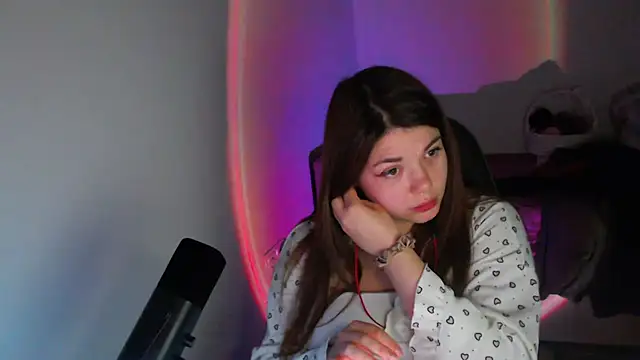 Snapshot of helengilmor chatting on 02-11-26, 06:13 helengilmor online show from 02-11-26, 06:13