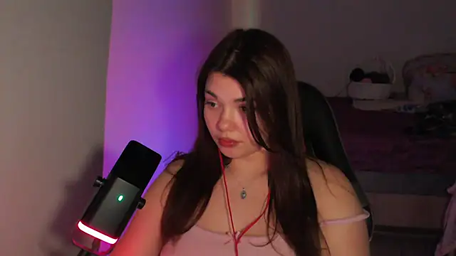 Snapshot of helengilmor chatting on 02-24-26, 05:44 helengilmor online show from 02-24-26, 05:44