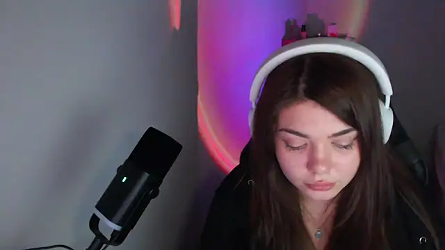 Snapshot of helengilmor chatting on 04-07-26, 05:24 helengilmor online show from 04-07-26, 05:24