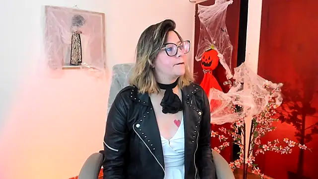 Snapshot of Chanelll_Taylorr_ chatting on 10-11-25, 12:58 Chanelll Taylorr online show from 10-11-25, 12:58