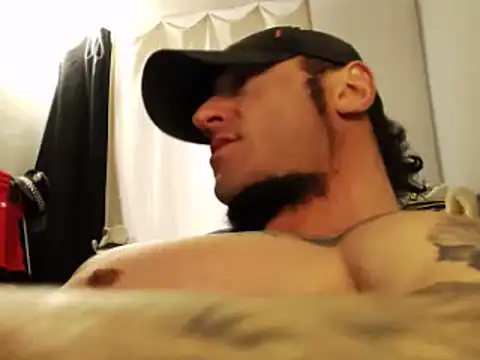 Snapshot of ballardbret chatting on 02-16-25, 07:04 ballardbret online show from 02-16-25, 07:04