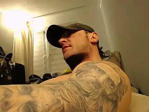 Snapshot of ballardbret chatting on 12-23-25, 01:36 ballardbret online show from 12-23-25, 01:36