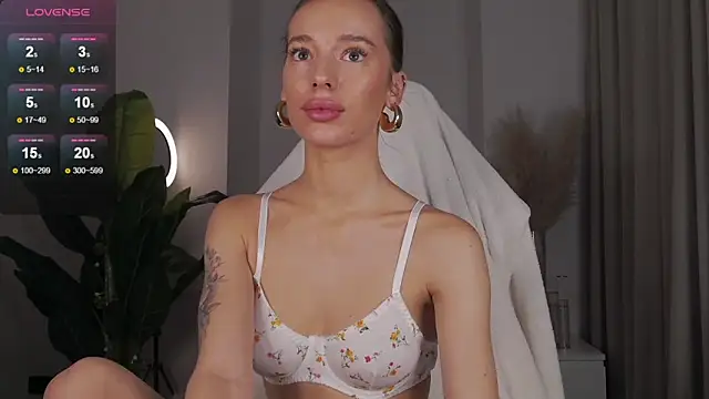 Snapshot of 1Mercedes chatting on 12-06-24, 12:16 1Mercedes online show from 12-06-24, 12:16