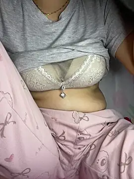 Milk Mom99 online show from 12-19-25, 05:31