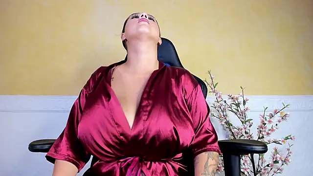 Lau Beauty online show from 01-28-25, 04:18