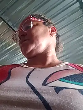 Snapshot of natally_ross21 chatting on 02-25-25, 02:00 natally ross21 online show from 02-25-25, 02:00