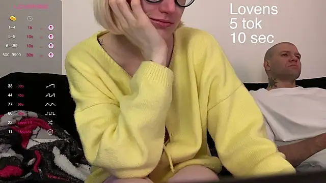 Snapshot of Sexy_Sweets chatting on 10-14-25, 02:51 Sexy Sweets online show from 10-14-25, 02:51