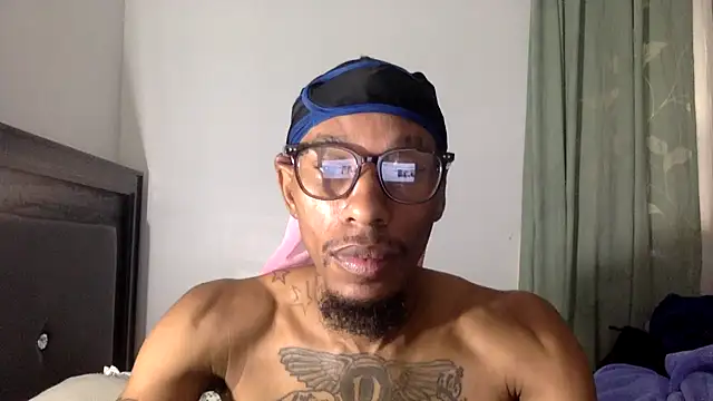 Snapshot of KingDerRico chatting on 10-11-25, 03:10 KingDerRico online show from 10-11-25, 03:10