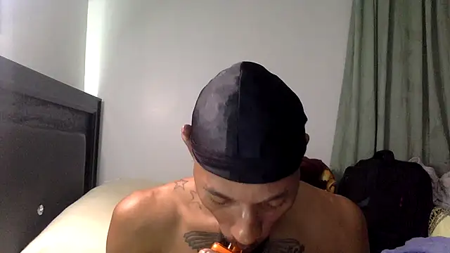 KingDerRico online show from 11-12-25, 03:40