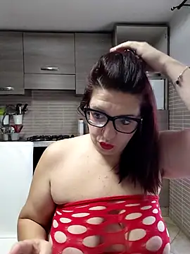 Snapshot of carolyne2023 chatting on 11-18-25, 07:46 carolyne2023 online show from 11-18-25, 07:46