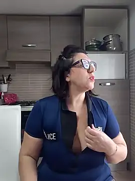 Snapshot of carolyne2023 chatting on 01-14-26, 08:20 carolyne2023 online show from 01-14-26, 08:20