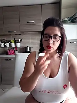 Snapshot of carolyne2023 chatting on 01-18-26, 09:02 carolyne2023 online show from 01-18-26, 09:02