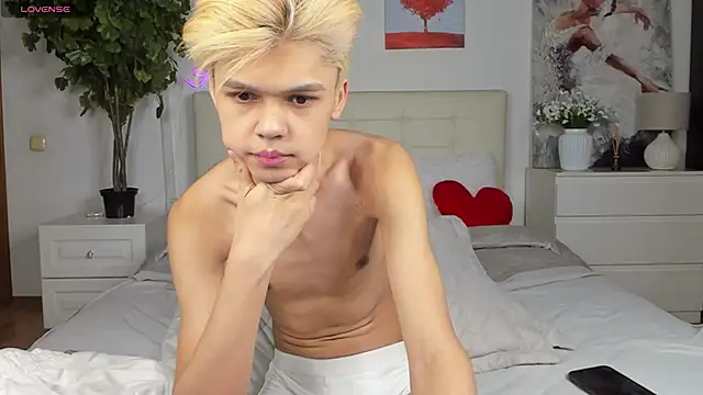 Snapshot of Felix_Rey chatting on 02-14-25, 11:09 Felix Rey online show from 02-14-25, 11:09