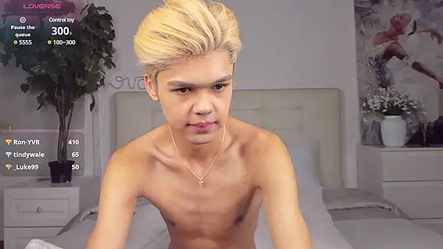 Snapshot of Felix_Rey chatting on 02-23-25, 11:04 Felix Rey online show from 02-23-25, 11:04
