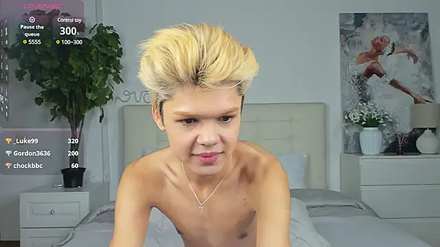 Snapshot of Felix_Rey chatting on 03-10-25, 01:45 Felix Rey online show from 03-10-25, 01:45
