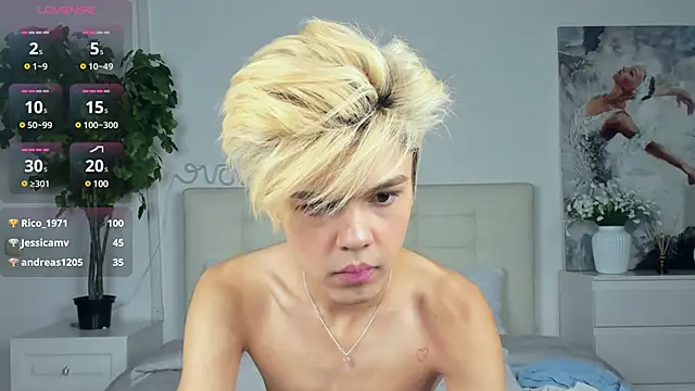 Snapshot of Felix_Rey chatting on 03-15-25, 10:33 Felix Rey online show from 03-15-25, 10:33