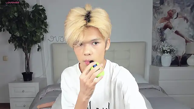 Snapshot of Felix_Rey chatting on 09-15-25, 12:38 Felix Rey online show from 09-15-25, 12:38