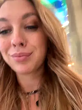 Snapshot of Sweet___Emily chatting on 12-03-24, 02:38 Sweet Emily online show from 12-03-24, 02:38