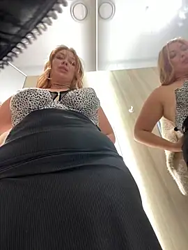 Snapshot of Sweet___Emily chatting on 12-15-24, 05:31 Sweet Emily online show from 12-15-24, 05:31