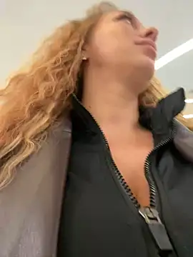 Snapshot of Sweet___Emily chatting on 12-23-24, 02:50 Sweet Emily online show from 12-23-24, 02:50