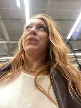 Snapshot of Sweet___Emily chatting on 12-28-24, 10:55 Sweet Emily online show from 12-28-24, 10:55