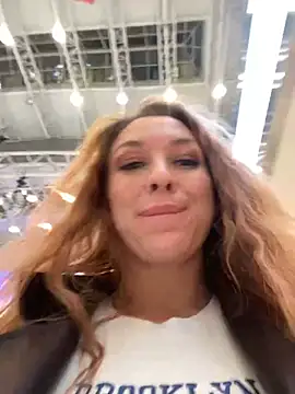 Snapshot of Sweet___Emily chatting on 01-05-25, 05:09 Sweet Emily online show from 01-05-25, 05:09