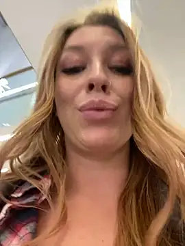 Snapshot of Sweet___Emily chatting on 01-07-25, 05:20 Sweet Emily online show from 01-07-25, 05:20