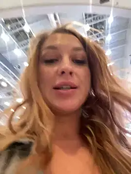 Snapshot of Sweet___Emily chatting on 01-19-25, 02:17 Sweet Emily online show from 01-19-25, 02:17