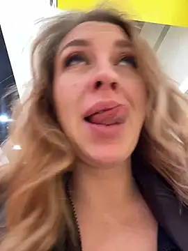 Snapshot of Sweet___Emily chatting on 01-27-25, 02:35 Sweet Emily online show from 01-27-25, 02:35