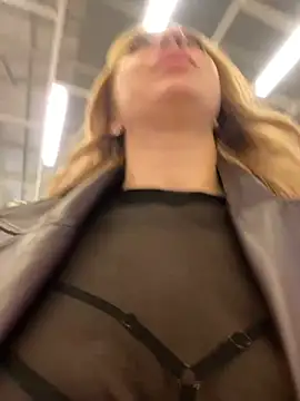 Snapshot of Sweet___Emily chatting on 02-08-25, 02:27 Sweet Emily online show from 02-08-25, 02:27