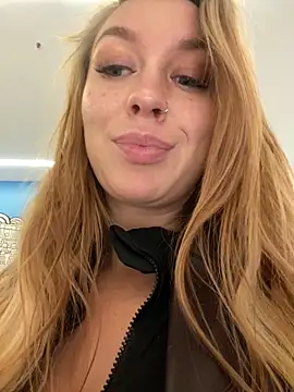 Snapshot of Sweet___Emily chatting on 02-11-25, 05:07 Sweet Emily online show from 02-11-25, 05:07