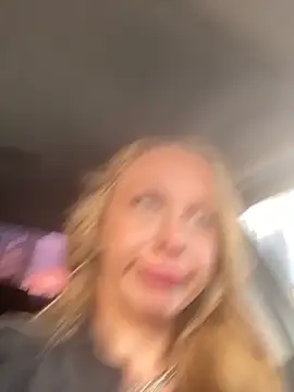 Snapshot of Sweet___Emily chatting on 10-07-25, 01:08 Sweet Emily online show from 10-07-25, 01:08