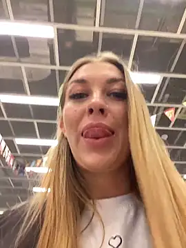 Snapshot of Sweet___Emily chatting on 11-21-25, 12:37 Sweet Emily online show from 11-21-25, 12:37