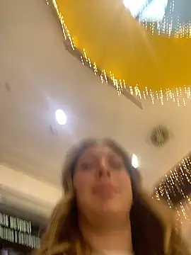 Snapshot of Sweet___Emily chatting on 01-19-26, 01:04 Sweet Emily online show from 01-19-26, 01:04