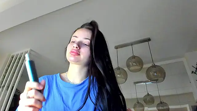 Snapshot of IreneVON chatting on 11-04-25, 04:33 IreneVON online show from 11-04-25, 04:33