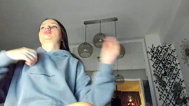 Snapshot of IreneVON chatting on 11-25-25, 04:45 IreneVON online show from 11-25-25, 04:45