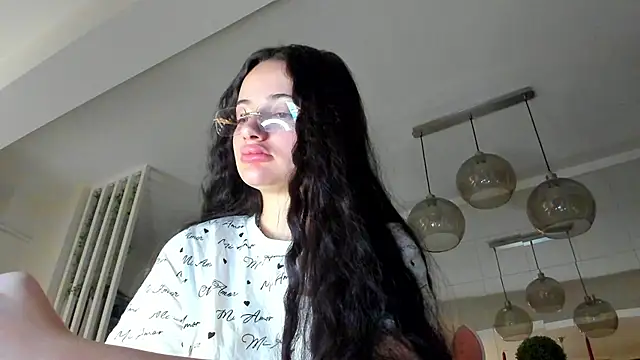 Snapshot of IreneVON chatting on 12-01-25, 05:23 IreneVON online show from 12-01-25, 05:23